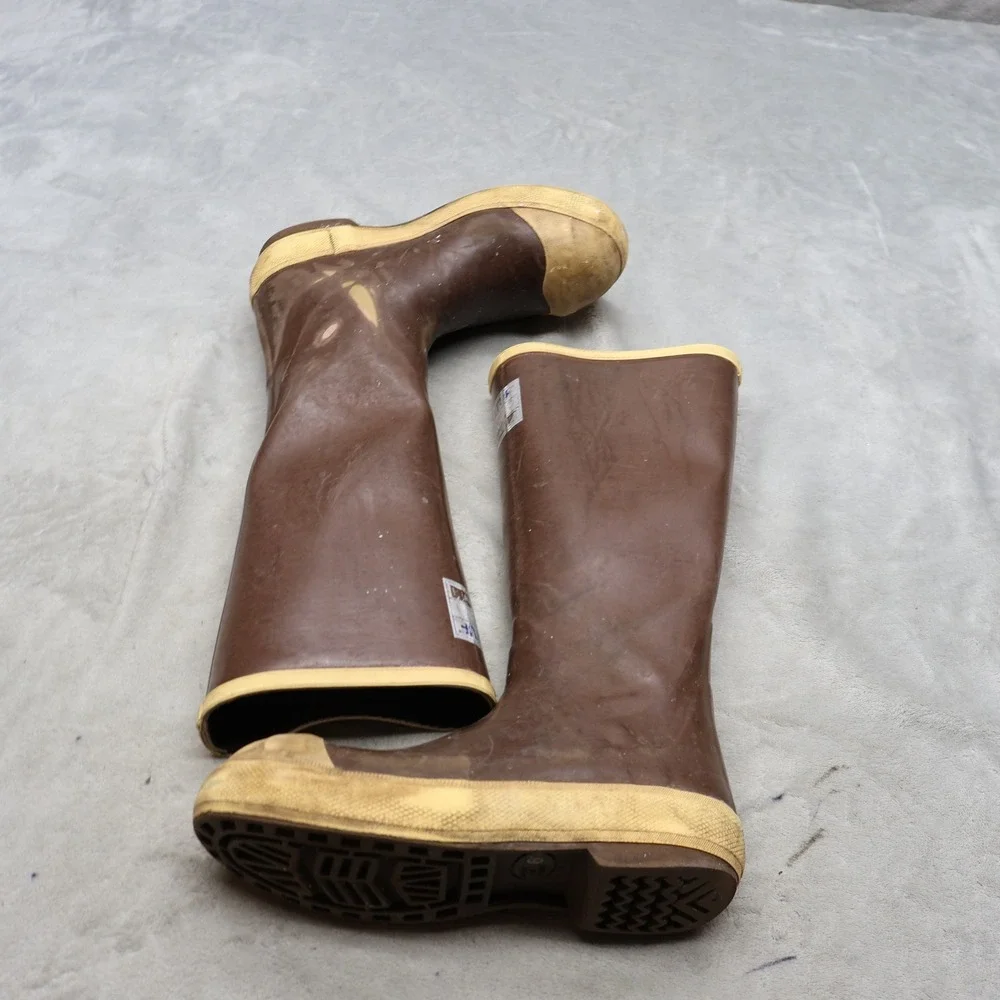 XTRATUF Men 9 Rain Boot Brown Legacy Utility Fishing Work Waterproof Safety READ